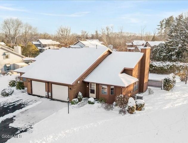 17 Oxford Road, Bethlehem, NY 12159