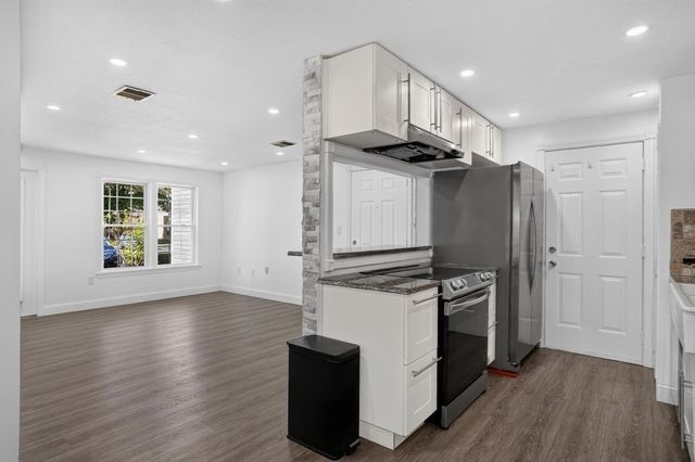 20 Walden Drive 15, Natick, MA 01760
