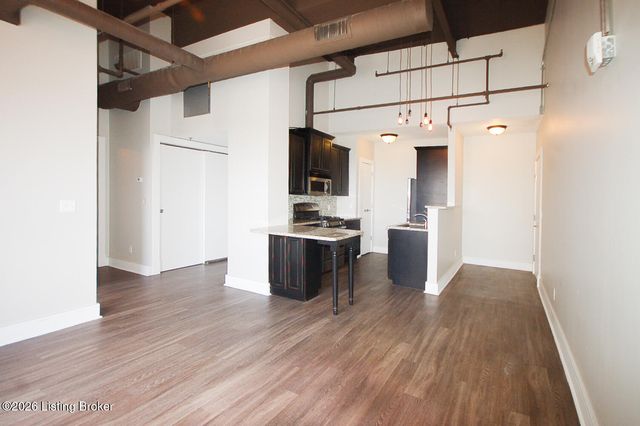323 W Broadway 1003, Louisville, KY 40202