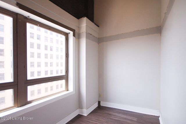 323 W Broadway 1003, Louisville, KY 40202