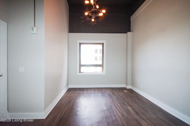 323 W Broadway 1003, Louisville, KY 40202