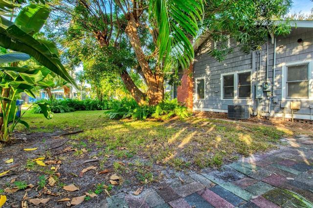 2121 7TH AVENUE W, Bradenton, FL 34205