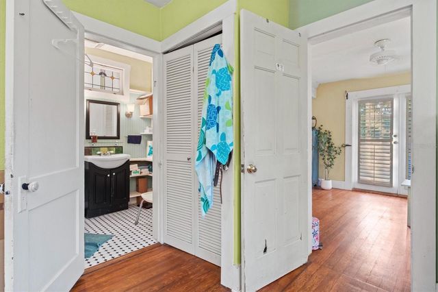 2121 7TH AVENUE W, Bradenton, FL 34205