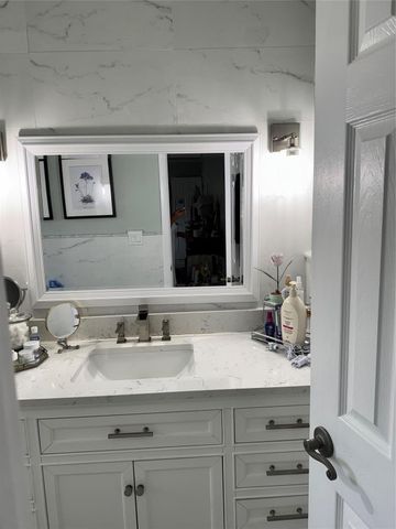 7002 NW 93rd Avenue, Tamarac, FL 33321