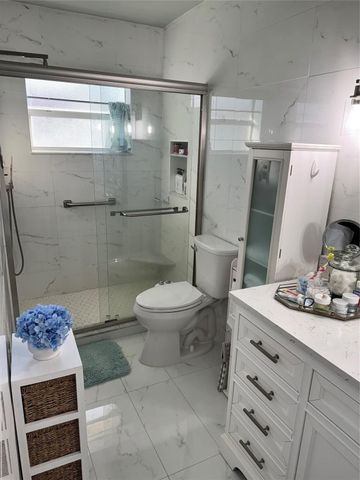 7002 NW 93rd Avenue, Tamarac, FL 33321