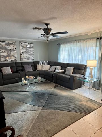 7002 NW 93rd Avenue, Tamarac, FL 33321