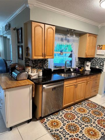 7002 NW 93rd Avenue, Tamarac, FL 33321