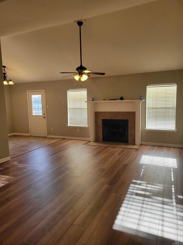 303 W Valentine Road, Jacksonville, AR 72076