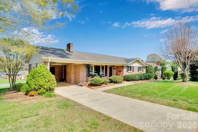 1411 E Maiden Road, Maiden, NC 28650