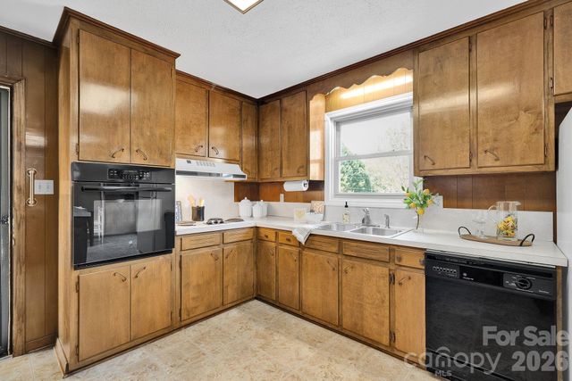 1411 E Maiden Road, Maiden, NC 28650