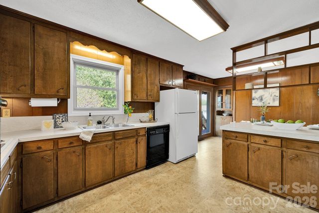 1411 E Maiden Road, Maiden, NC 28650