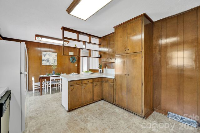 1411 E Maiden Road, Maiden, NC 28650