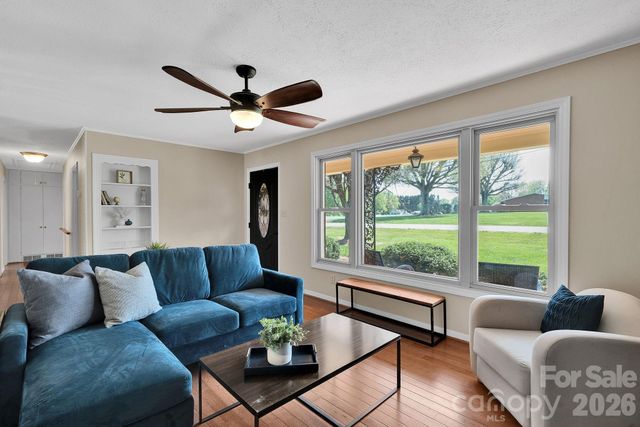 1411 E Maiden Road, Maiden, NC 28650