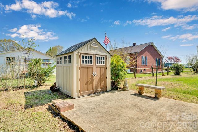 1411 E Maiden Road, Maiden, NC 28650