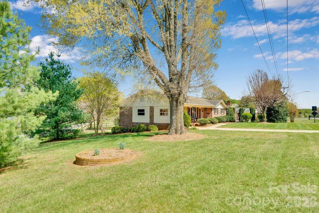 1411 E Maiden Road, Maiden, NC 28650