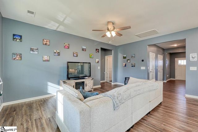 542 New Cut Meadows Road, Inman, SC 29349