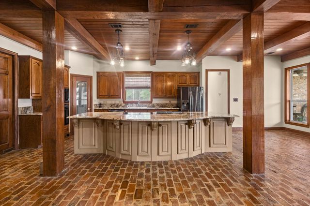 27076 Interstate 10, Winnie, TX 77665