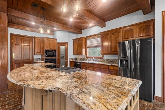 27076 Interstate 10, Winnie, TX 77665