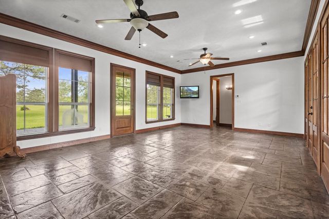 27076 Interstate 10, Winnie, TX 77665