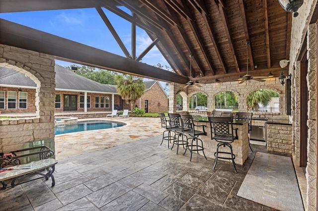 27076 Interstate 10, Winnie, TX 77665