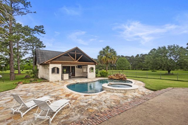 27076 Interstate 10, Winnie, TX 77665