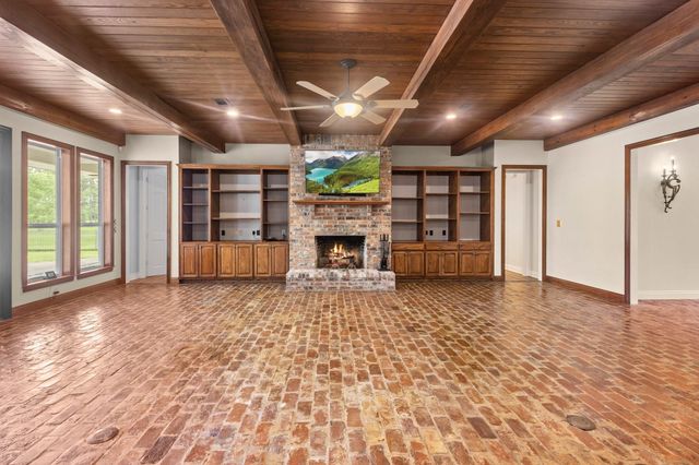 27076 Interstate 10, Winnie, TX 77665