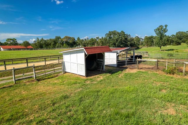 6867 Airport Rd, Bonnerdale, AR 71933