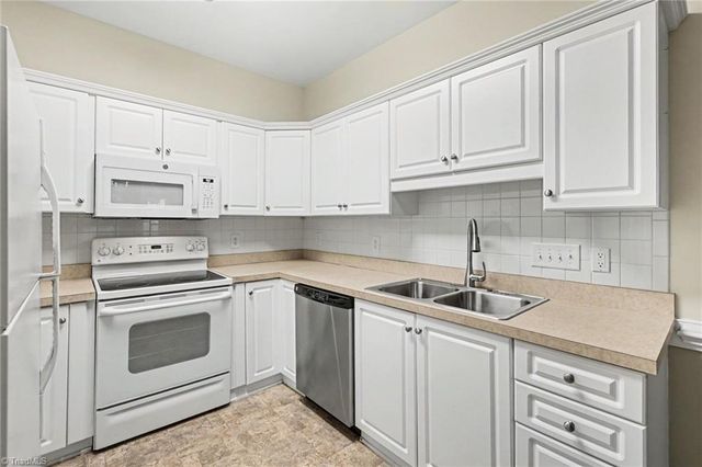 433 Peace Rollins Court, Kernersville, NC 27284