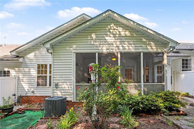 433 Peace Rollins Court, Kernersville, NC 27284