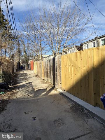 2008 ETTING ST, Baltimore, MD 21217