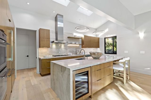 8 Hawkview Street, Portola Valley, CA 94028