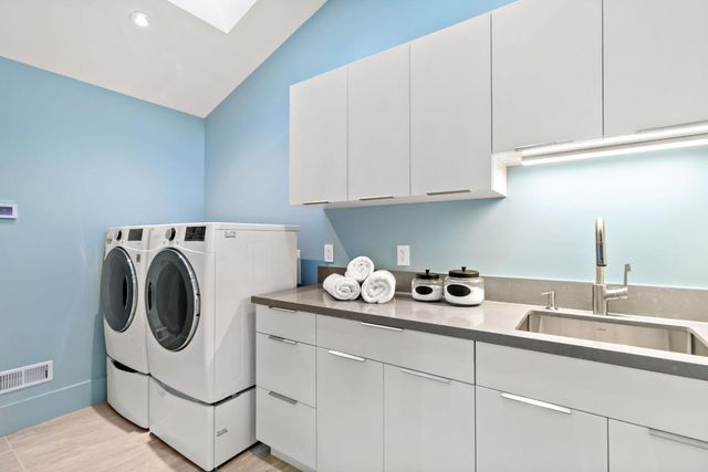 8 Hawkview Street, Portola Valley, CA 94028