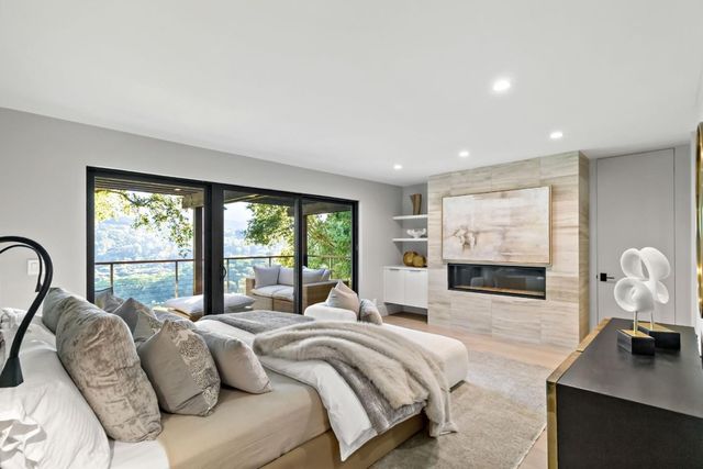 8 Hawkview Street, Portola Valley, CA 94028