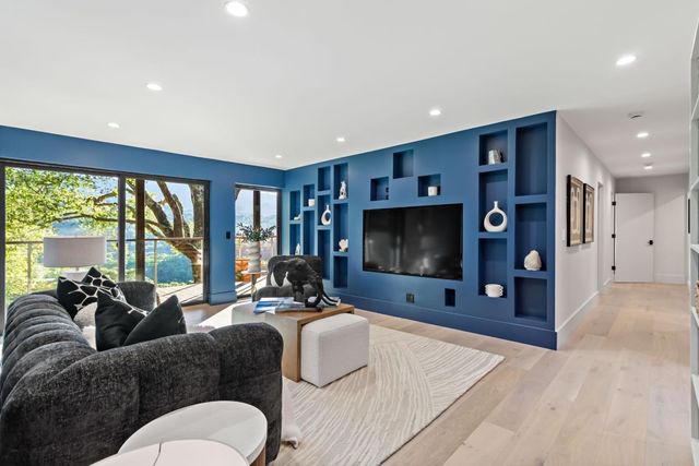 8 Hawkview Street, Portola Valley, CA 94028