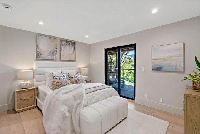 8 Hawkview Street, Portola Valley, CA 94028