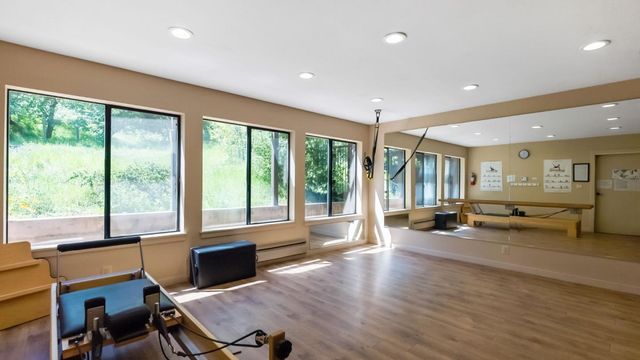 8 Hawkview Street, Portola Valley, CA 94028