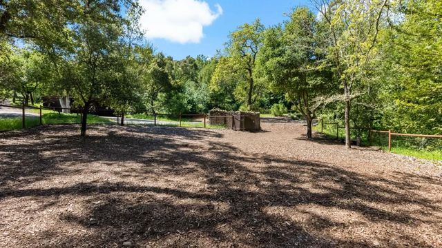 8 Hawkview Street, Portola Valley, CA 94028