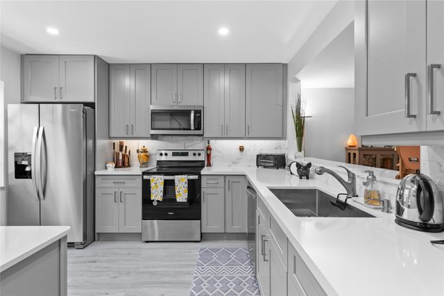 3063 N PALM AIRE Drive 3063, Pompano Beach, FL 33069