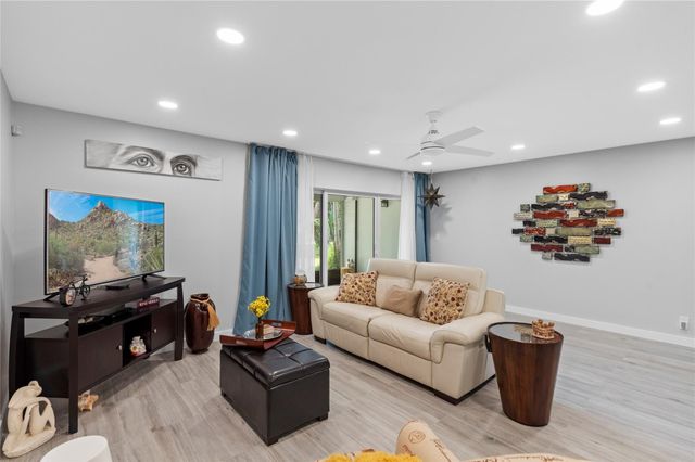 3063 N PALM AIRE Drive 3063, Pompano Beach, FL 33069