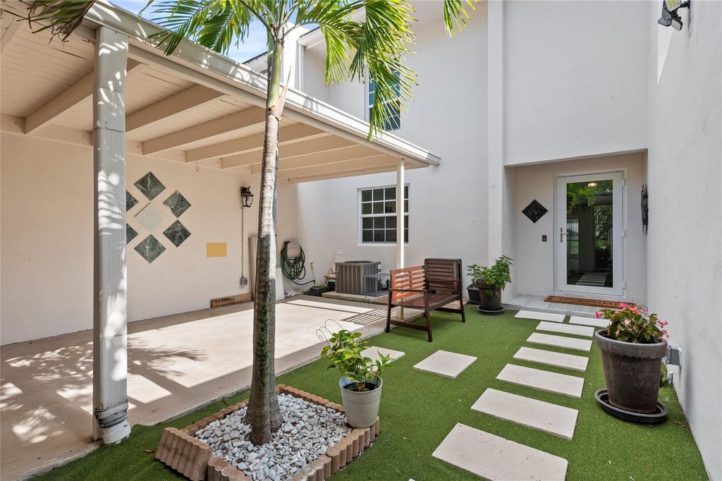 3063 N PALM AIRE Drive 3063, Pompano Beach, FL 33069