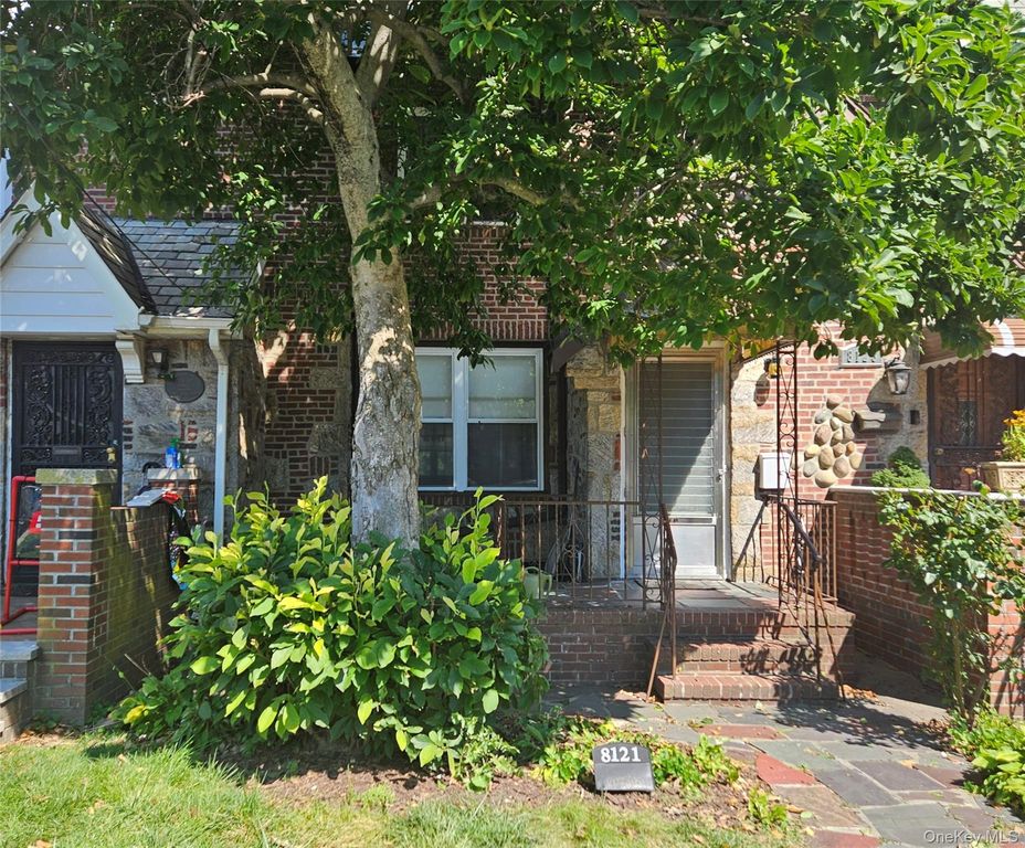 8121 77th Avenue, Glendale, NY 11385 — exterior