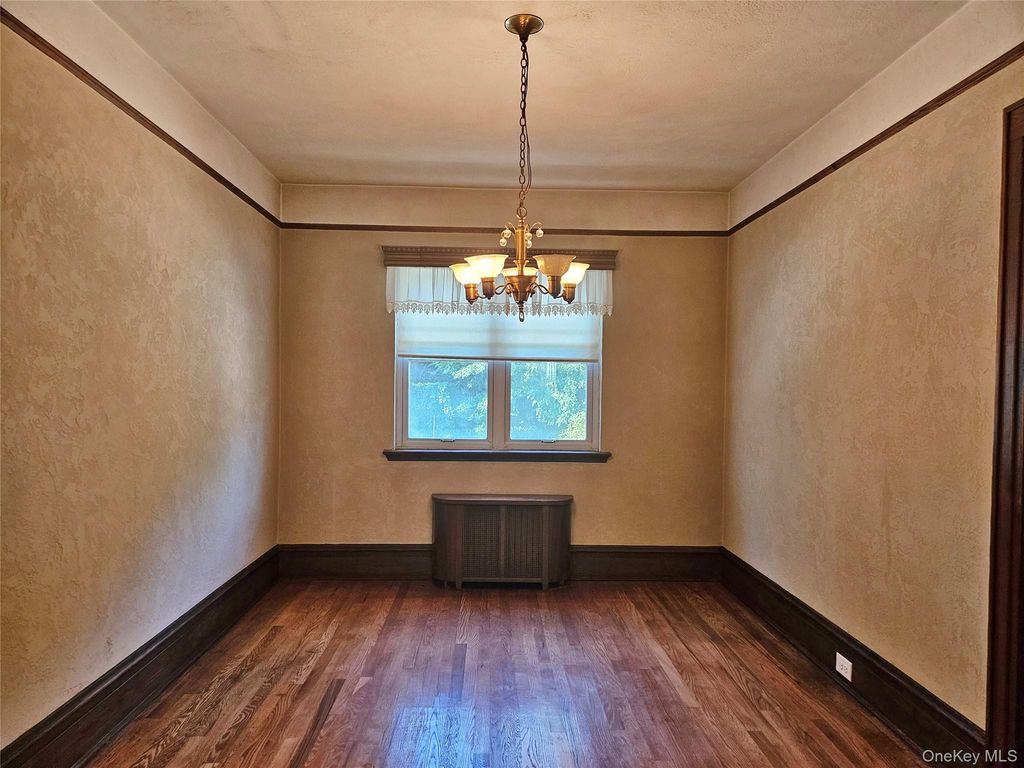 8121 77th Avenue, Glendale, NY 11385 — photo 5