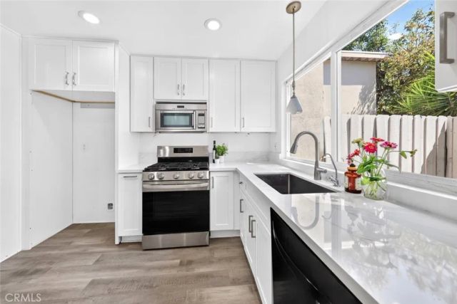 16733 Parthenia Street 5, Northridge, CA 91343