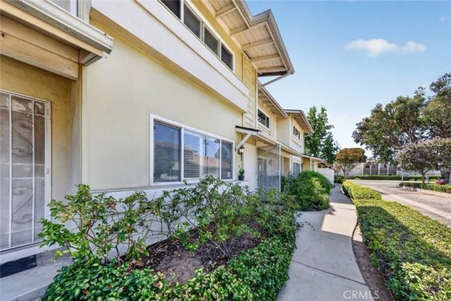 16733 Parthenia Street 5, Northridge, CA 91343