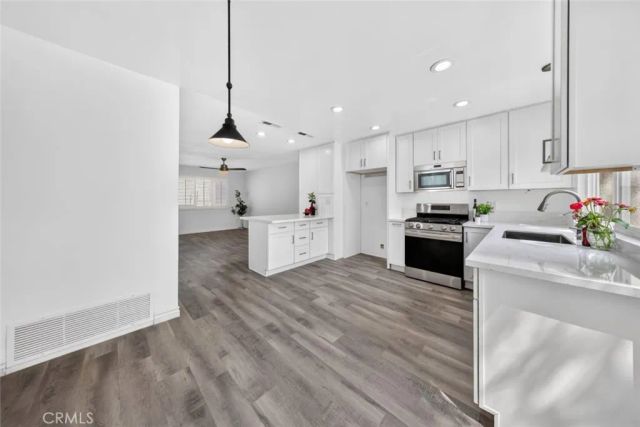 16733 Parthenia Street 5, Northridge, CA 91343