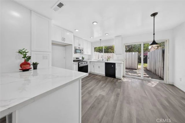 16733 Parthenia Street 5, Northridge, CA 91343