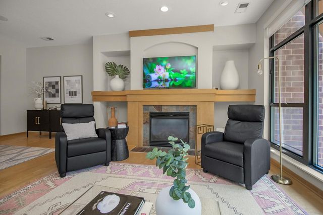 190 Elm Street, Saint Paul, MN 55102