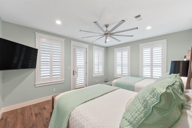 11418 Starfish Lane, Galveston, TX 77554