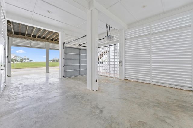 11418 Starfish Lane, Galveston, TX 77554