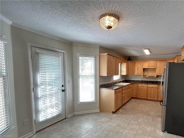 2251 Nettlebrook Drive, Winston-salem, NC 27106